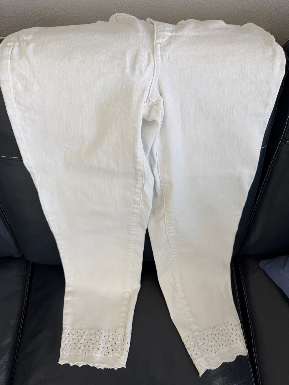Talbots Flawless White Slim Ankle Jeans Size 6 Eyelet Hem